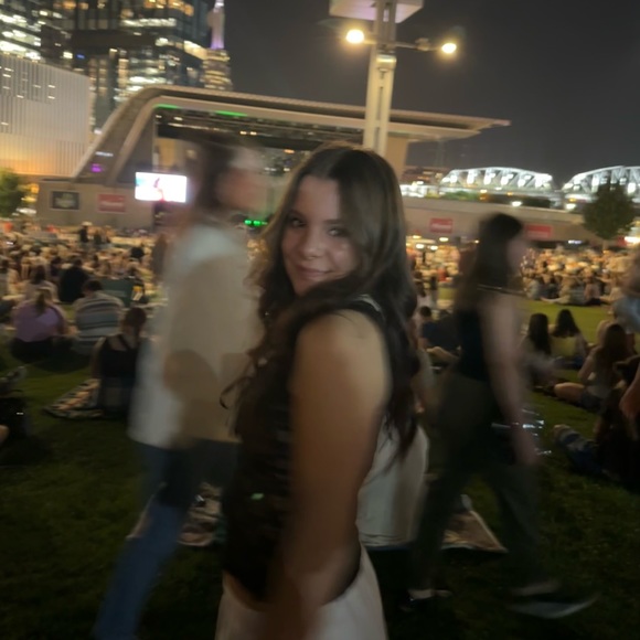 ellietenbarge